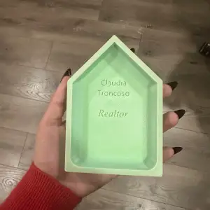 HouseShaped Business Card Holder – Open House Display (Many)