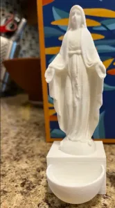 Virgen Maria Agua Bendita