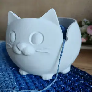 Charming Cat Companion: Your Perfect Yarn Bowl