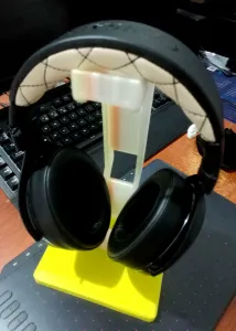 Porta-Audífonos (Headphones Stand/Headset Holder)