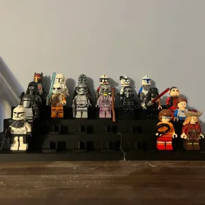 Lego Minifigure Stand for 28 minifigures
