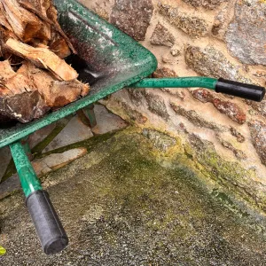Wheelbarrow handle