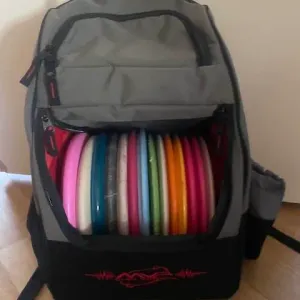 Disc golf bag disc holder V.1