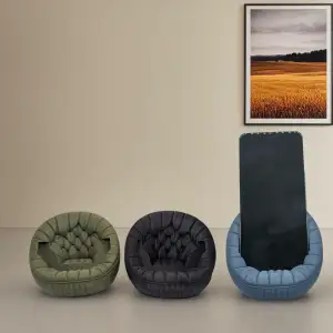 📱 Throne for Your Phone – Elegant Desk Stand