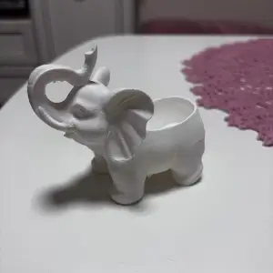Elephant flower pot
