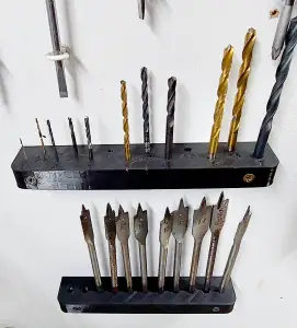 DRILL BIT HOLDER