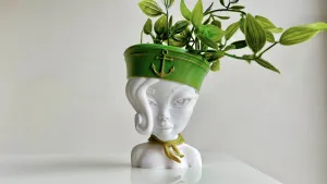 SHE-SAILOR BUST / PLANTER