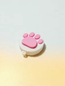 Relieve cat paws