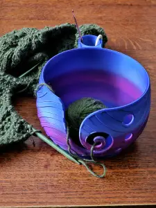 Yarn Bowl with Holder | Wave Pattern