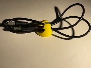 Simple cable holder