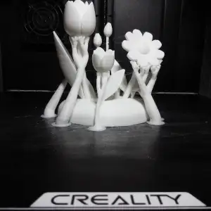 Sculpture composition florale moderne elegante