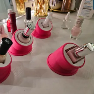NAIL POLISH HOLDER