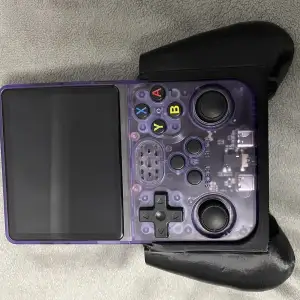 R36 Game Retro Controller holder.