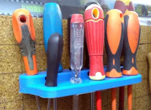 Screwdriver organizer for wall mounting