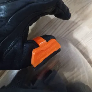 HELMET VISOR WIPER