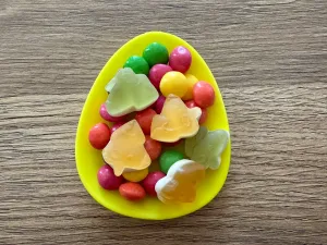 Egg shaped plate