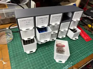 Organizador de componentes electrónicos de 15 gabetas