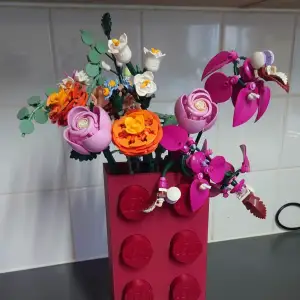 Lego Vase - Scaled 4x2 For Lego Flowers - 780% Scale