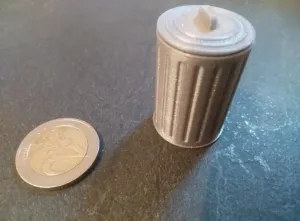 Mini trash can