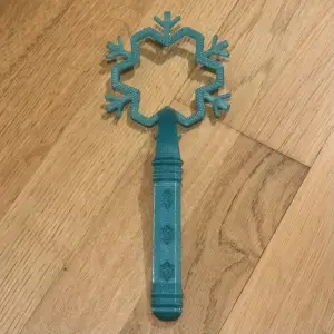 Snowflake bubble wand