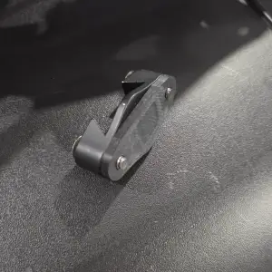 Quiver spacer for hoyt bow with picatinny sight