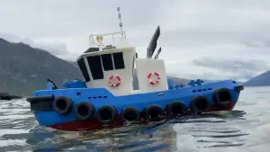 RC Tractor Tug with Azimuth Thrusters