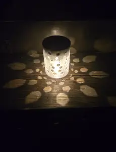 Einfache Solar LED Tischlampe m. sechseck Lichtpunkten