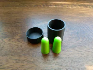 Simple earplugs case