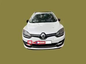 Renault Megane első vonószemfedél 511807257R