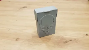 Cigarette Box with Alien for 18 pcs with snap closure