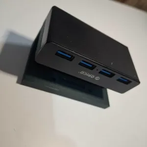 USB HUB HOLDER