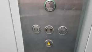 Anti-theft device for elevator