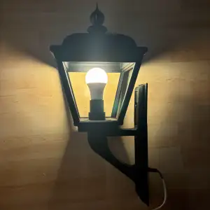 Lampe für Wandmontage Ausen