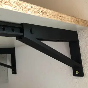 Flexible Regalwandbefestigung