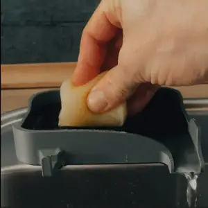 Sponge/cloth holder (Draining system).