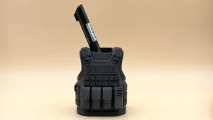 特警战术背心笔筒