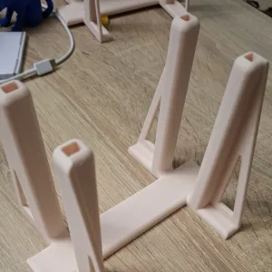 Stand/holder for laptop