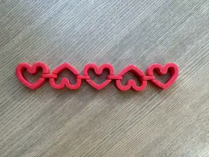 Articulated hearts chain