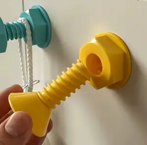 Fun Organizer Kit: Giant Screws and Nuts (Cartoon Style)