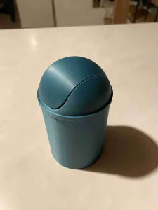 CLASSIC GARBAGE CAN