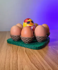 Easter Egg Display Stand – Holds 8 Eggs in Woven Nest Cups