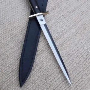 simple hunting dagger
