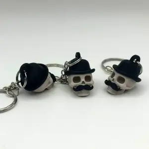 Hat Skull Keychain