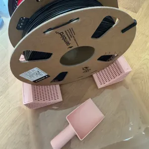 Universal silica gel container and shovel