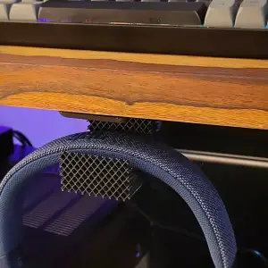 Headphones holder/stand modern grid design