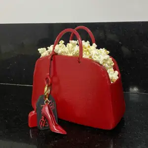 Kit Popcorn bucket red bag and keychains Devil Wears Prada 2