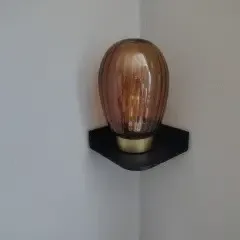 Corner shelf