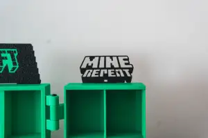 Minecraft Kinder Joy Display Case