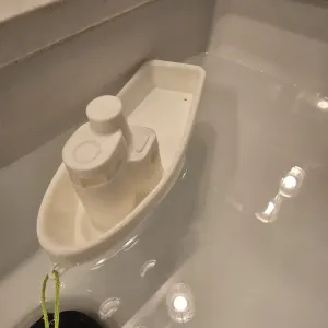 Bath time toy boat