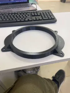 A spacer for a 20-inch Toyota Prado speaker FRONT